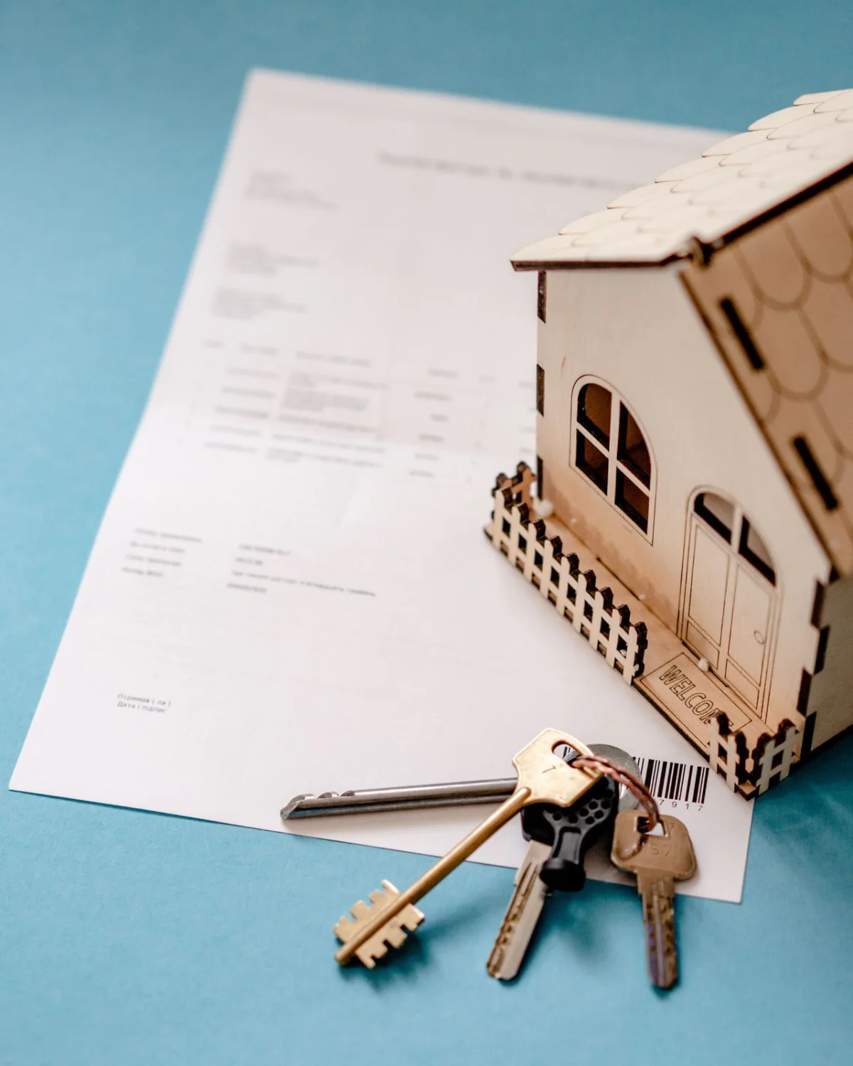 Property documents and a house model for pre-purchase verification